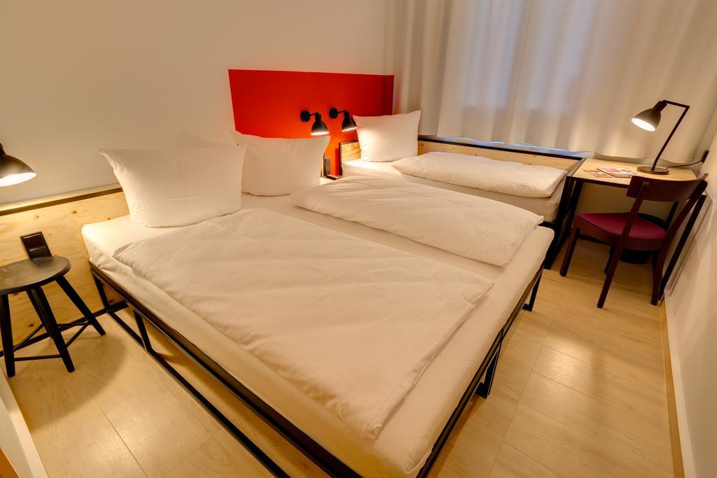 Meininger Hotel Leipzig Hauptbahnhof Δωμάτιο φωτογραφία